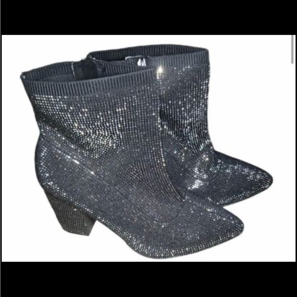 Bought these and heel too high for me. Black sparkle. Almost new. Mid high boots